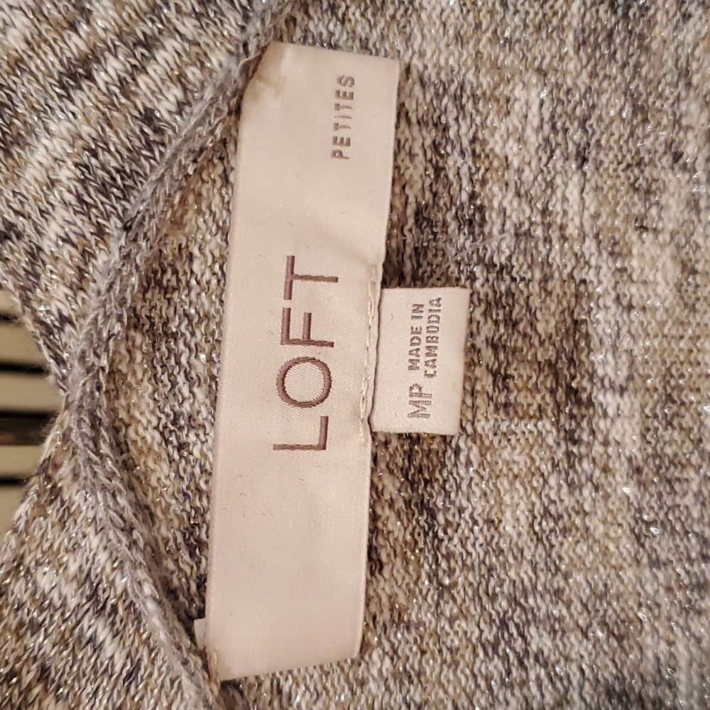 πHPπLOFT Medium Petite Sweater w/ Sparkly Metallic Silver Threading!πππ - Picture 2 of 16
